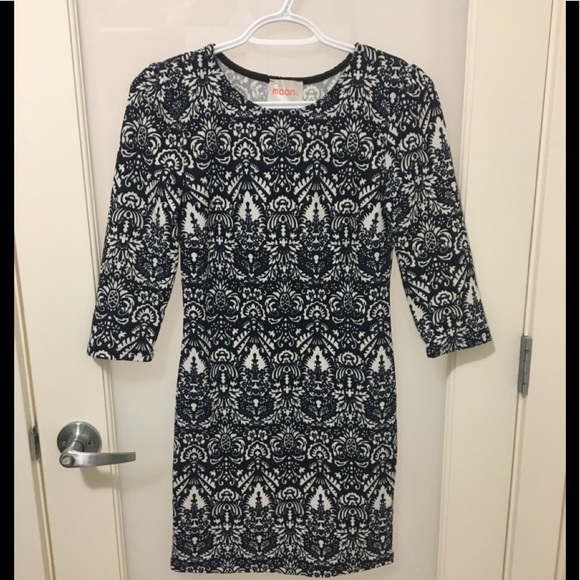 Patterned Bodycon Dress - Picture 1 of 3